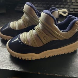 Jordan retro 11 size 8c